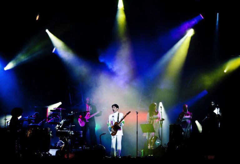 ÁLBUM COM INÉDITOS DE PRINCE É PUBLICADO EM SETEMBRO