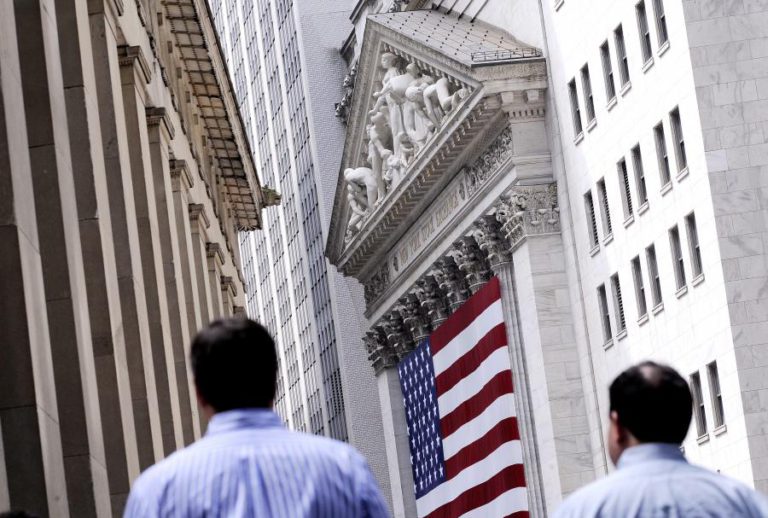 WALL STREET ENCERRA EM ALTA GRAÇAS A BONS RESULTADOS E ALÍVIO NAS TAXAS DE JURO