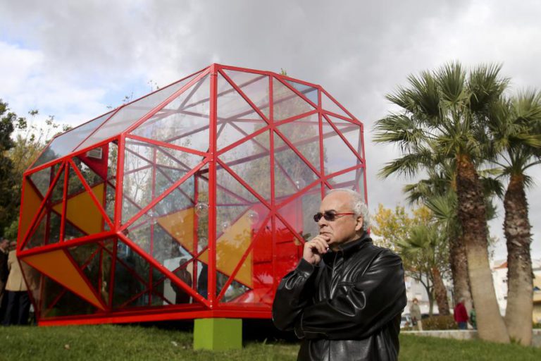 LEONEL MOURA EXPÕE ROBÔS ARTISTAS EM AÇÃO A PARTIR DE HOJE EM PARIS