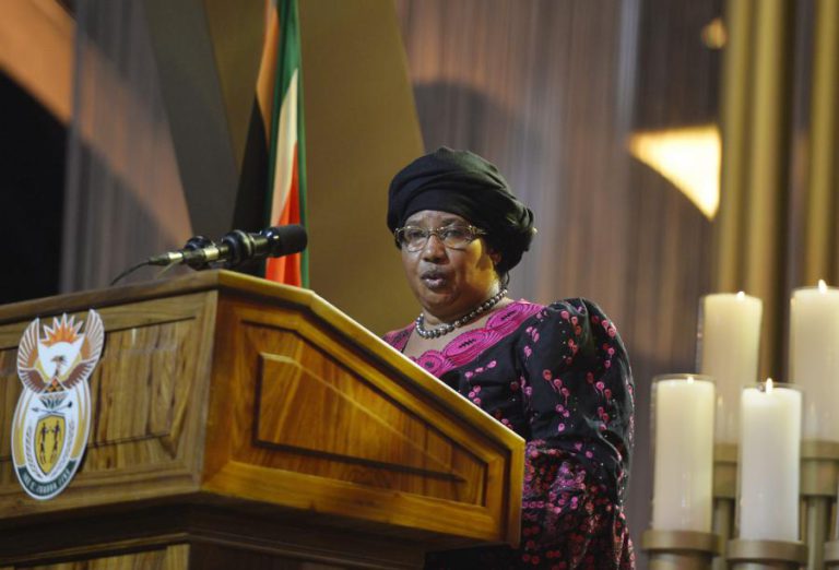 EX-PRESIDENTE DE MALAUI JOYCE BANDA REGRESSA AO PAÍS APÓS QUATRO ANOS NO EXÍLIO