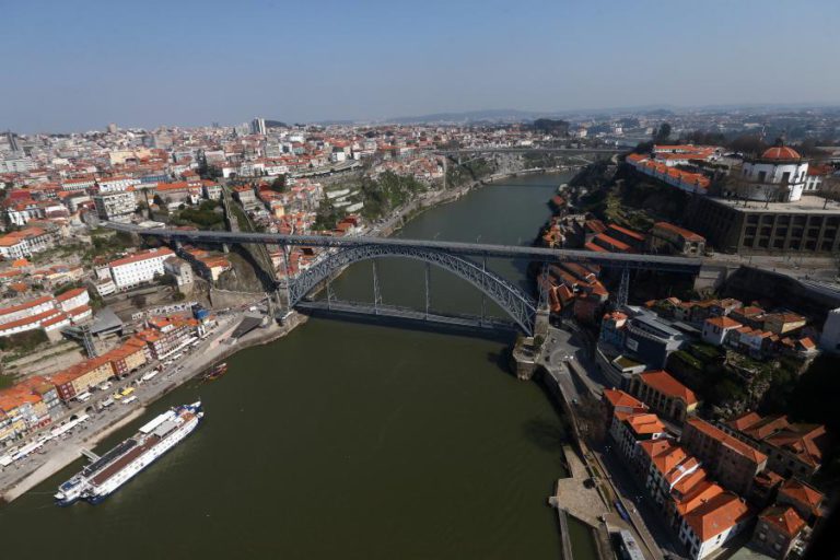 PORTO E VILA NOVA DE GAIA ANUNCIAM CONSTRUÇÃO DE NOVA PONTE SOBRE O DOURO
