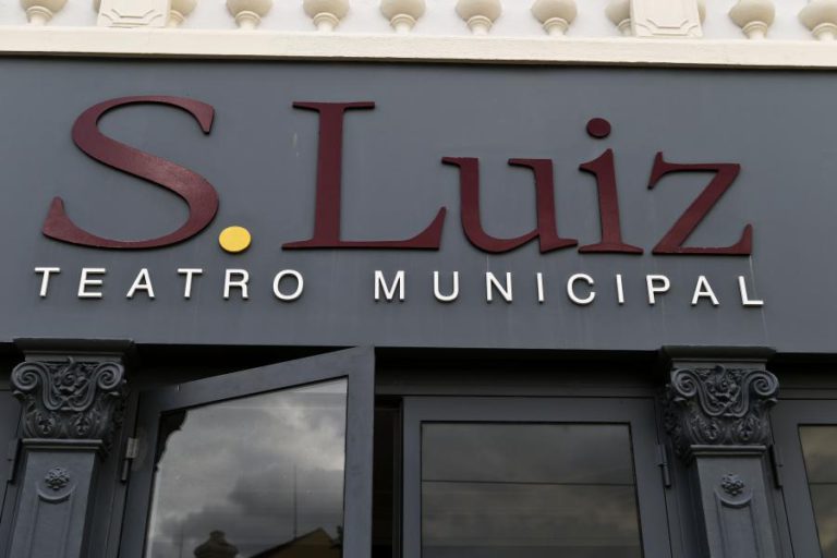 CUCHA CARVALHEIRO E LUÍS MADUREIRA ESTREIAM “LINDOS DIAS” DE BECKETT NO S. LUIZ