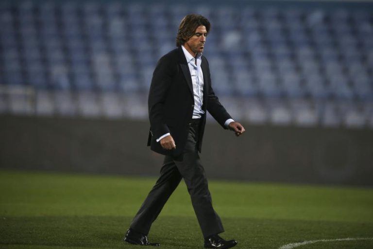 STANDARD LIÈGE DO TREINADOR RICARDO SÁ PINTO VENCE GENT NA BÉLGICA