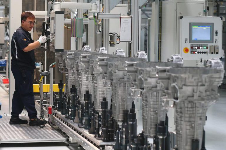 PREÇOS NA PRODUÇÃO INDUSTRIAL AUMENTAM EM FEVEREIRO NA ZONA EURO E UE