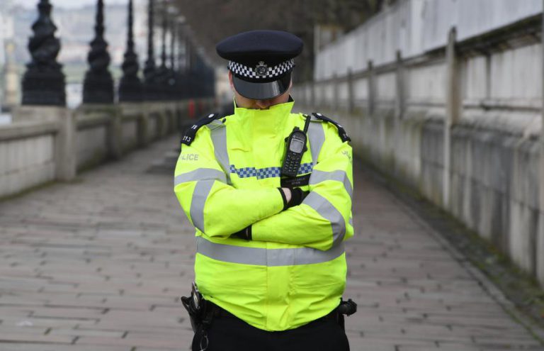 DOIS FERIDOS EM INGLATERRA APÓS ATROPELAMENTO AUTORIDADES NÃO EXCLUEM HIPÓTESE DE TERRORISMO