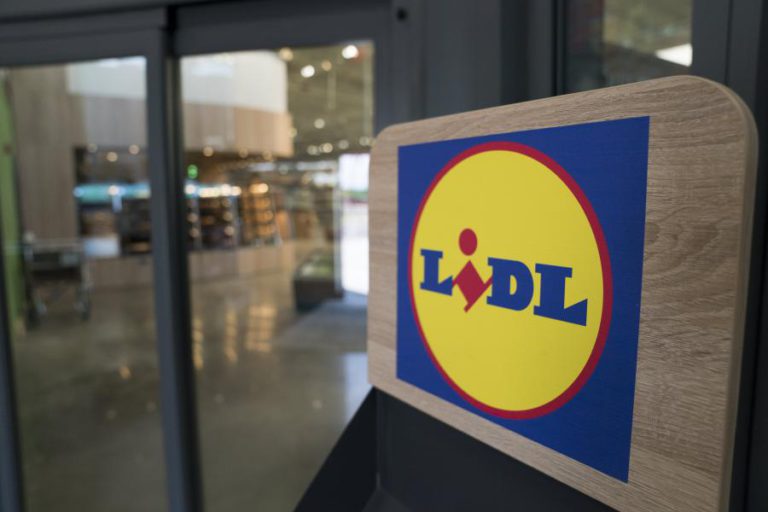 TRABALHADORES DO LIDL CUMPREM HOJE O PRIMEIRO DE DOIS DIAS DE GREVE