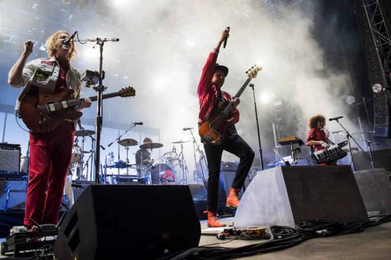 ARCADE FIRE DÃO CONCERTO HOJE EM LISBOA A QUATRO MESES DO REGRESSO A PAREDES DE COURA