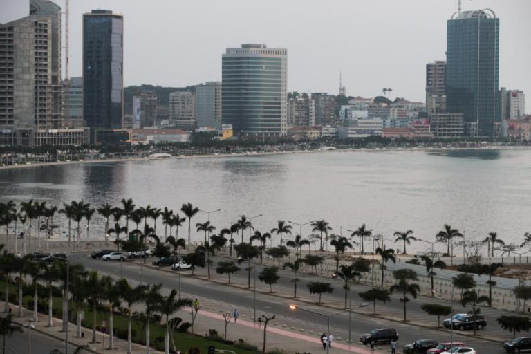 ANGOLA ESPERA QUE MERCADOS FINANCEIROS SEJAM MAIS FAVORÁVEIS DO QUE O FMI