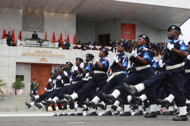 ANGOLA CONTRATA 640 JOVENS E EX-MILITARES PARA CONSERVAR 800 QUILÓMETROS DE ESTRADAS