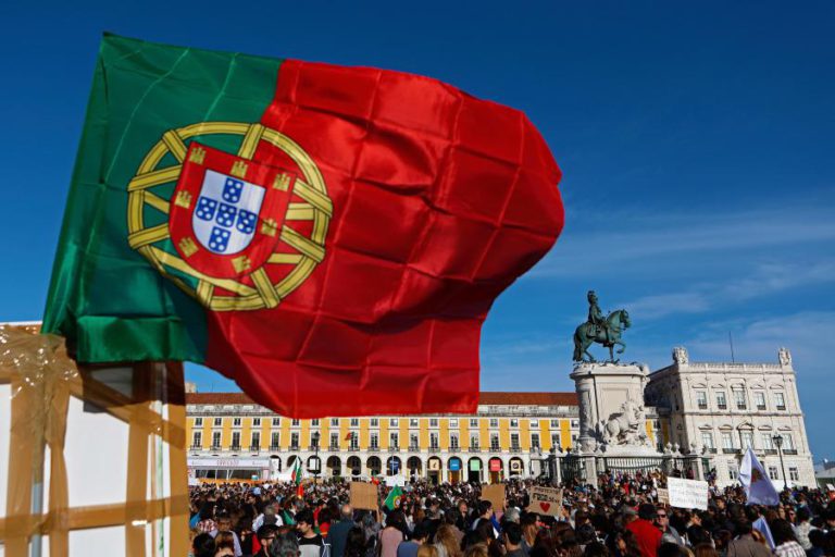 HUMAN RIGHTS WATCH ELOGIA PORTUGAL POR VENCER A CRISE SEM REJEITAR A DEMOCRACIA