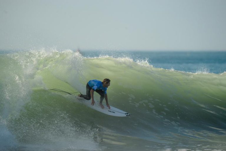 FREDERICO MORAIS DEFRONTA GABRIEL MEDINA NOS QUARTOS DE FINAL EM BELLS BEACH