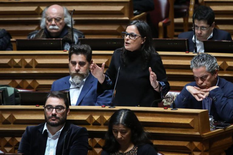 PCP CHAMA MINISTRO DA SAÚDE AO PARLAMENTO SOBRE CRIANÇAS COM CANCRO NO PORTO