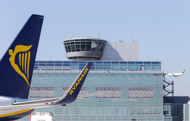 RYANAIR ADMITE TER RECORRIDO A VOLUNTÁRIOS E TRIPULAÇÃO ESTRANGEIRA DURANTE A GREVE