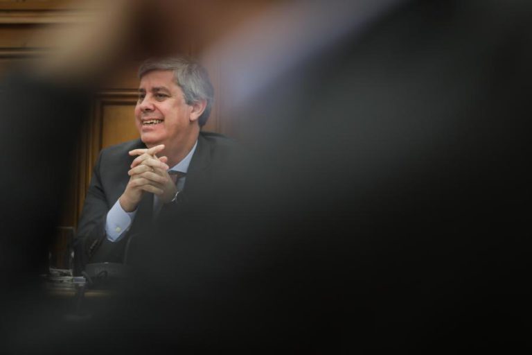 MAIS DE 450 MIL CONTRIBUINTES ENTREGARAM O IRS ATÉ ÀS 13:00 DE HOJE