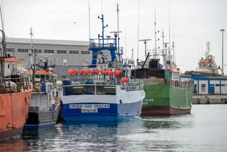 PESCA COM ARTE DE CERCO COM 90 DIAS PARA INSTALAR LOCALIZAÇÃO VIA SATÉLITE