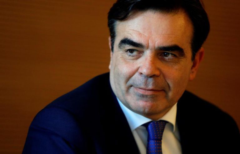 BRUXELAS PREPARADA PARA REAGIR CASO PRESIDENTE NORTE-AMERICANO APLIQUE TARIFAS AO AÇO E ALUMÍNIO