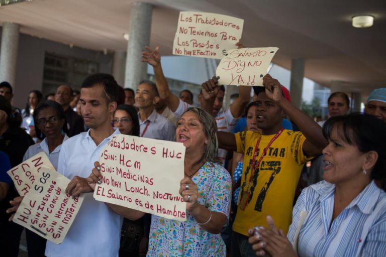 VENEZUELANOS FIZERAM 728 PROTESTOS EM MARÇO POR FALTA DE SERVIÇOS, ALIMENTOS E MEDICAMENTOS