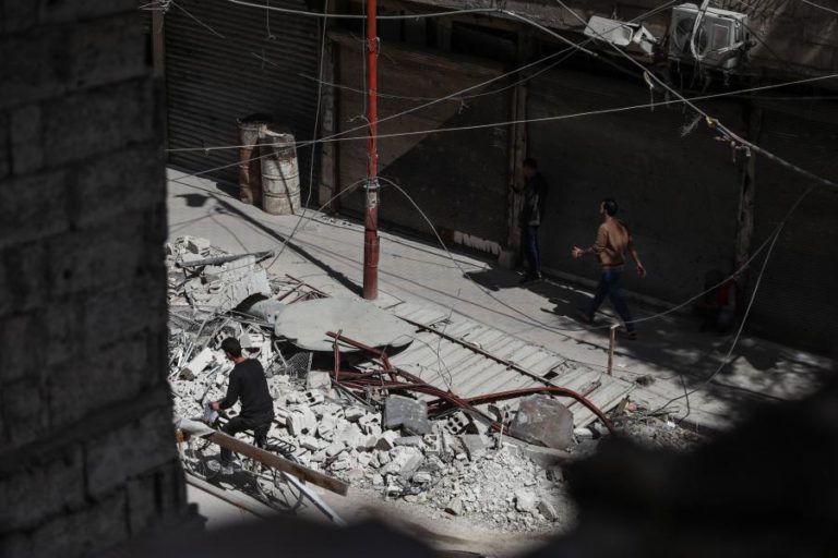 PELO MENOS OITO MORTOS CIVIS EM ‘RAIDE’ À CIDADE DE DOUMA