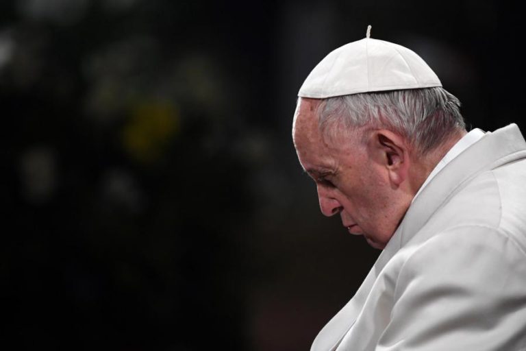 PAPA PREOCUPADO COM “INCAPACIDADE” DE SE CHEGAR A UM ACORDO DE PAZ NA SÍRIA