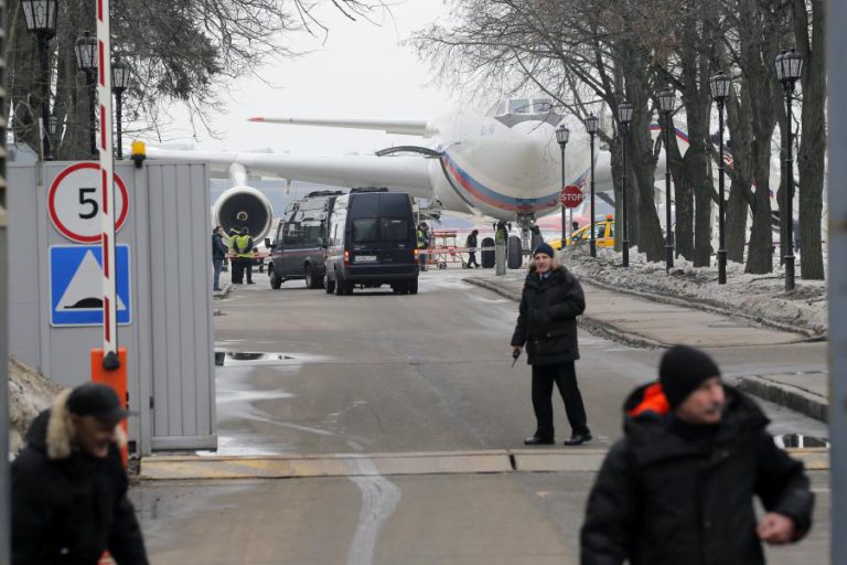 SKRIPAL: GÁS PODE SER PRODUZIDO EM QUALQUER LADO, DIZ MINISTÉRIO DA DEFESA RUSSO