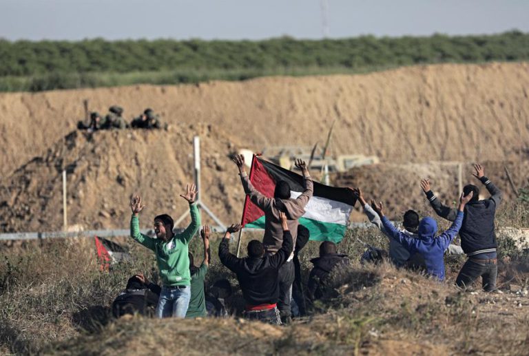 DÉCIMO SÉTIMO PALESTINIANO MORTO DEVIDO A CONFRONTOS JUNTO À FRONTEIRA EM GAZA