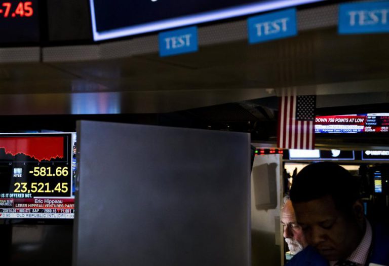 WALL STREET INICIA SESSÃO EM ALTA E DOW JONES SOBE 0,83%