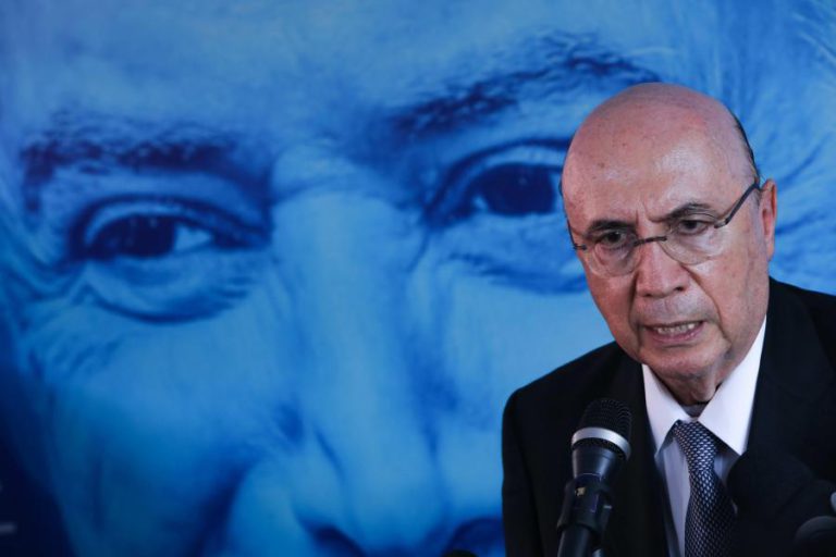 MINISTRO DA FAZENDA DO BRASIL, HENRIQUE MEIRELLES, ANUNCIA SAÍDA DO CARGO