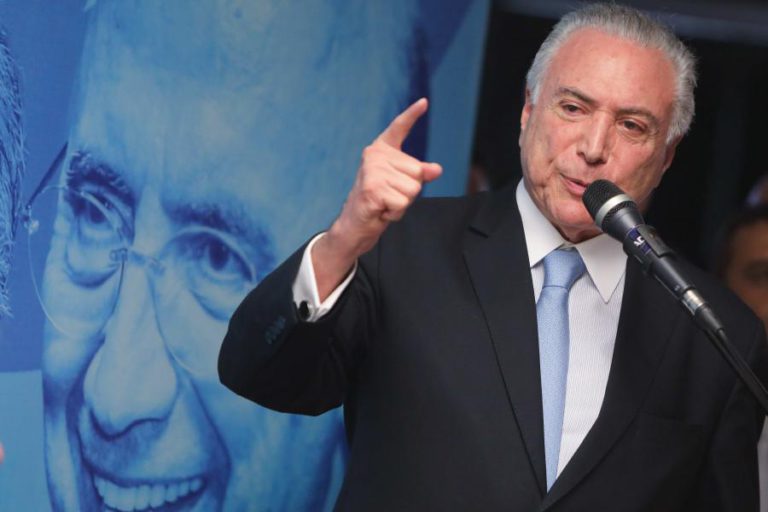 PRESIDENTE DO BRASIL DÁ POSSE A DEZ NOVOS MINISTROS