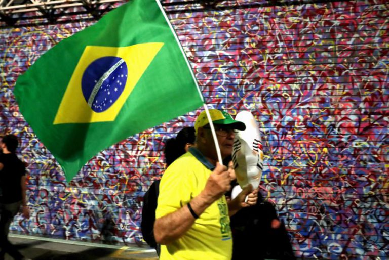 CRESCIMENTO DO BRASIL REVISTO EM ALTA PARA 2,3% ESTE ANO