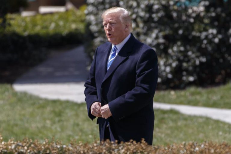 TRUMP DIZ QUE ENVIARÁ 2.000 A 4.000 MILITARES PARA A FRONTEIRA COM O MÉXICO