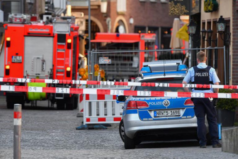 ATROPELAMENTO QUE FEZ DOIS MORTOS E 20 FERIDOS EM MÜNSTER CAUSOU PÂNICO NA ALEMANHA