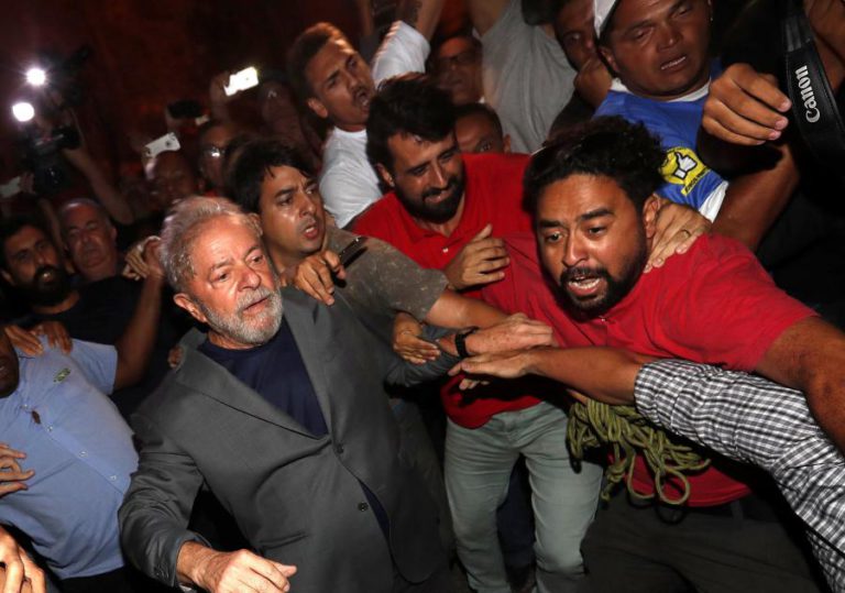 PT REAFIRMA LULA COMO PRESIDENTE E TRANSFERE PROVISORIAMENTE SEDE PARA CURITIBA