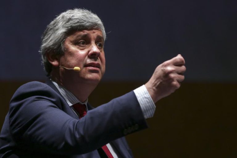 MINISTRO DAS FINANÇAS HOJE NO PARLAMENTO PARA EXPLICAR PROBLEMAS NA SAÚDE