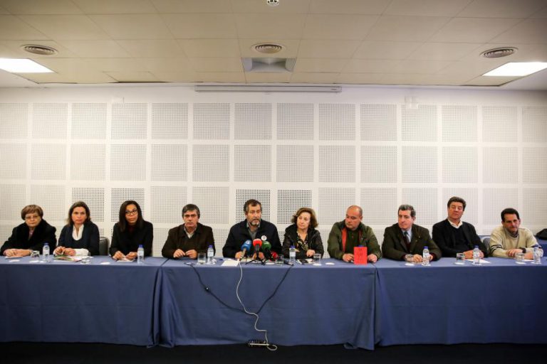 SINDICATOS DE PROFESSORES AVISAM QUE APROVAÇÃO DO PRÓXIMO ORÇAMENTO NÃO ESTÁ GARANTIDA