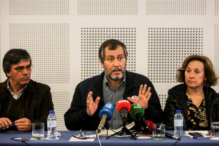 SINDICATOS DOS PROFESSORES ANUNCIAM MANIFESTAÇÃO NACIONAL PARA 19 DE MAIO