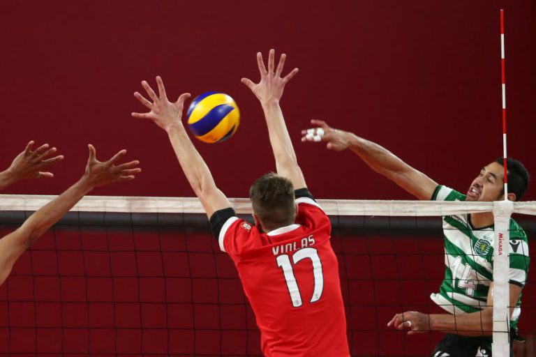 SPORTING DERROTA BENFICA E EMPATA FINAL DO NACIONAL DE VOLEIBOL