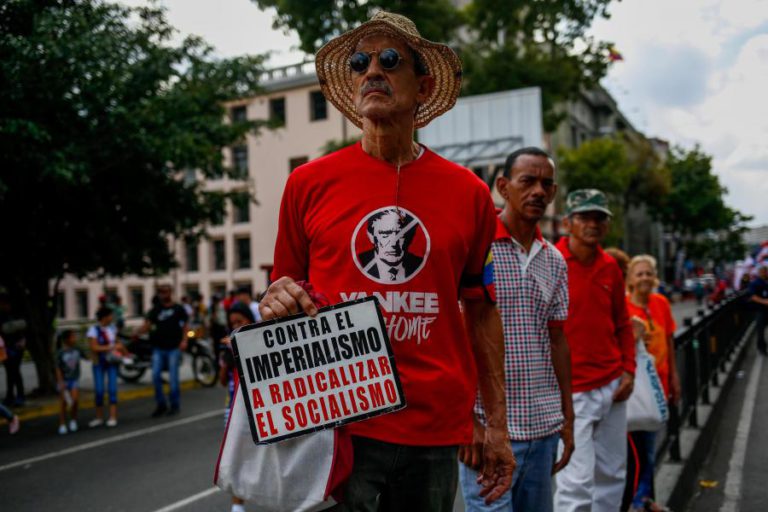 PRESIDENTE DA VENEZUELA CHAMA POVOS DO MUNDO A MOBILIZAREM-SE CONTRA ATAQUES À SÍRIA