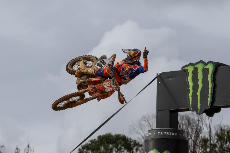 HERLINGS VENCE GP DE PORTUGAL E SOMA QUARTA VITÓRIA NO MUNDIAL DE MOTOCROSSE