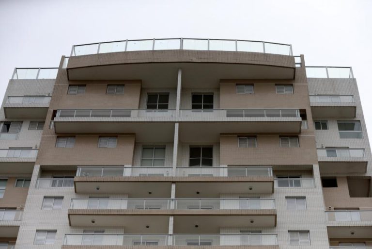 TERMINA A OCUPAÇÃO DO APARTAMENTO DE LUXO QUE LEVOU LULA DA SILVA À PRISÃO