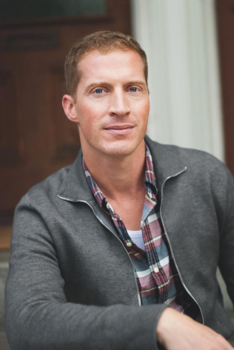 ANDREW SEAN GREER VENCE PULITZER DE FICÇÃO COM ROMANCE “LESS”