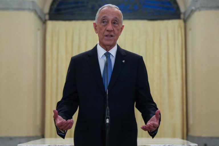 MARCELO EMOCIONOU-SE AO OUVIR A “GRÂNDOLA” NAS CORTES ESPANHOLAS