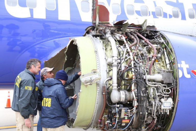 MULHER MORRE EM ACIDENTE COM AVIÃO OBRIGADO A ATERRAR DE EMERGÊNCIA EM FILADÉLFIA