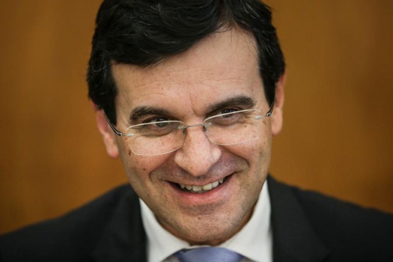 MINISTRO DA SAÚDE DIZ QUE PROBLEMAS NO SERVIÇO NACIONAL DE SAÚDE NÃO ESTARÃO RESOLVIDOS EM 2019