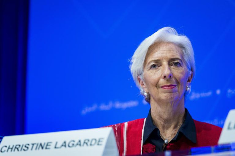 “VAMOS INTROMETER-NOS MAIS NAS FINANÇAS DOS NOSSOS MEMBROS”, DIZ LAGARDE