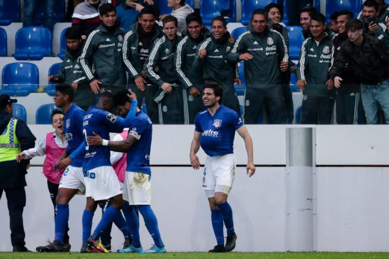 FEIRENSE BATE VITÓRIA DE GUIMARÃES E AINDA LUTA PELA MANUTENÇÃO NA I LIGA