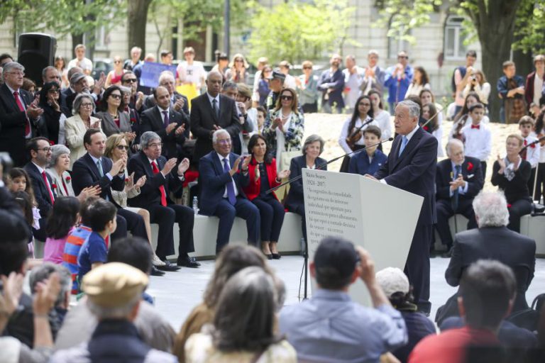 PRESIDENTE DA REPÚBLICA AGRADECE A MÁRIO SOARES A LIBERDADE DE QUE TODOS GOZAM