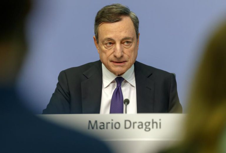 DRAGHI APONTA “MODERAÇÃO” DO CRESCIMENTO DA ZONA EURO