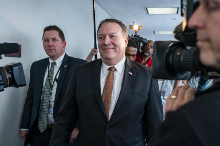 SENADO DOS EUA CONFIRMA MIKE POMPEO COMO NOVO SECRETÁRIO DE ESTADO