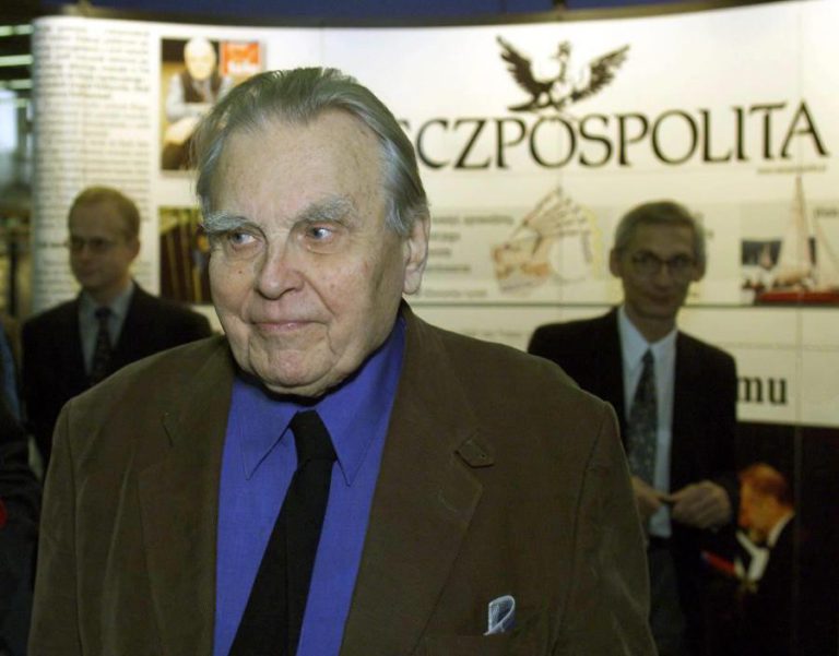 LIVRO DE MILOSZ SOBRE TOTALITARISMO CHEGA A PORTUGAL 65 ANOS DEPOIS DE EDITADO