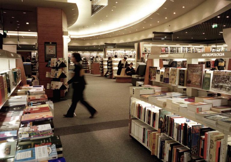 TRABALHADORES DA FNAC VÃO FAZER PLENÁRIOS NAS LOJAS